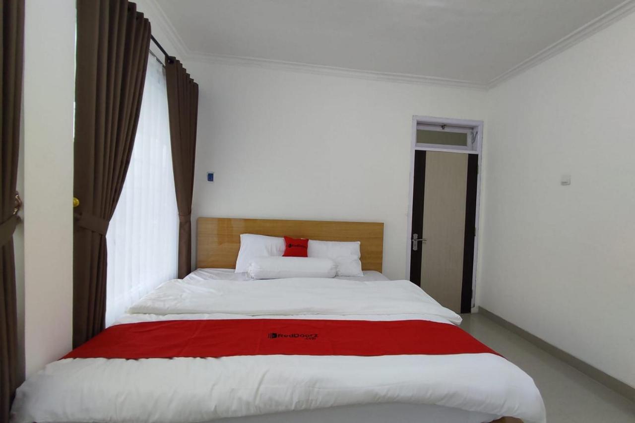 Reddoorz Near Rita Super Mall Purwokerto Hotel Exterior photo