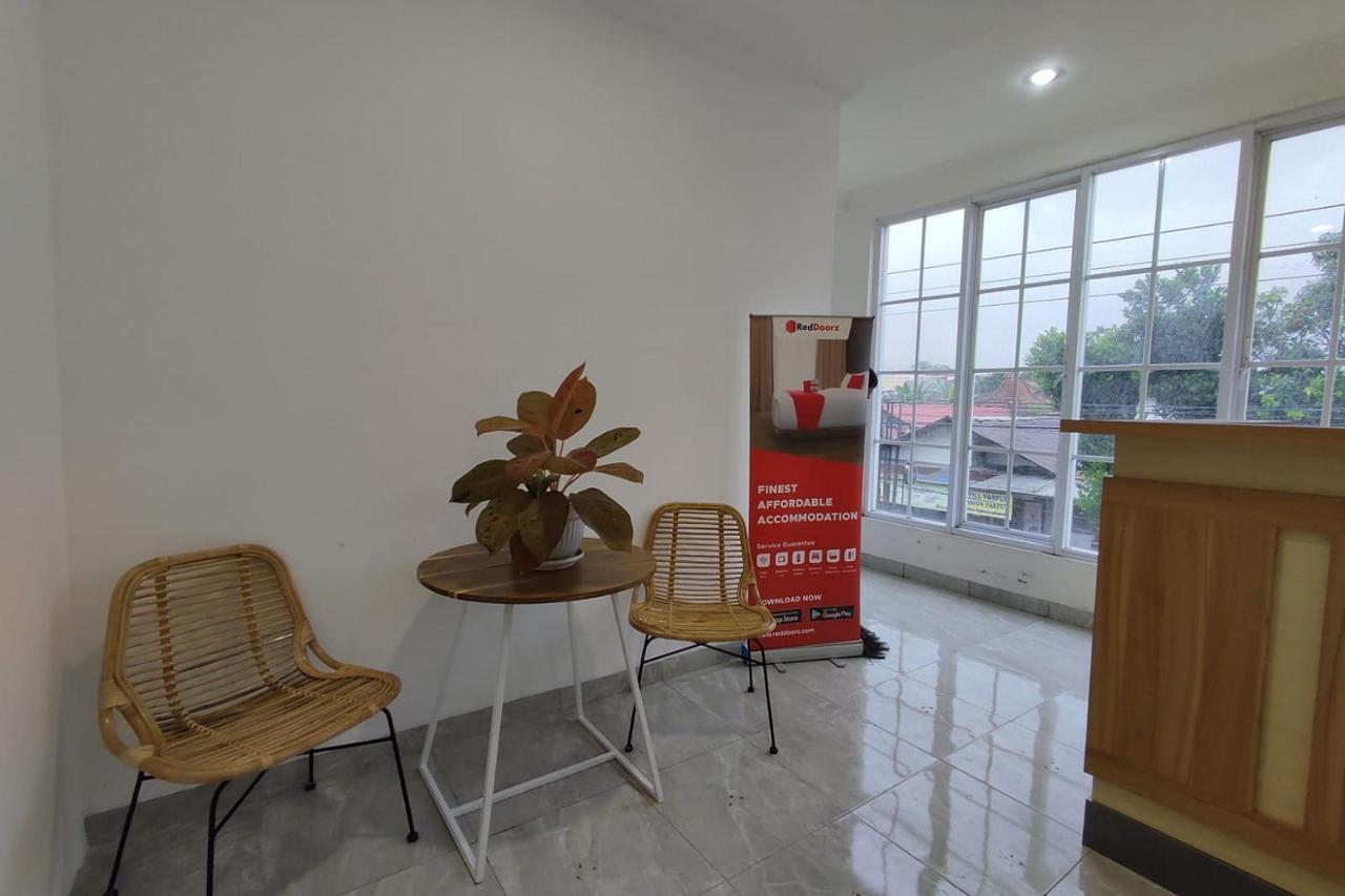 Reddoorz Near Rita Super Mall Purwokerto Hotel Exterior photo